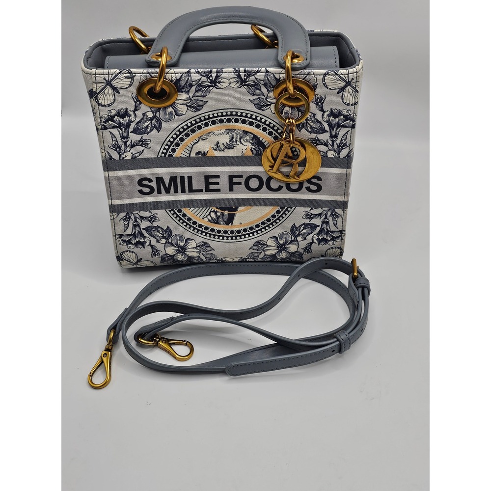 Beautiful Smile Focus small handbag vintage style elegant design and images - Picture 7 of 9